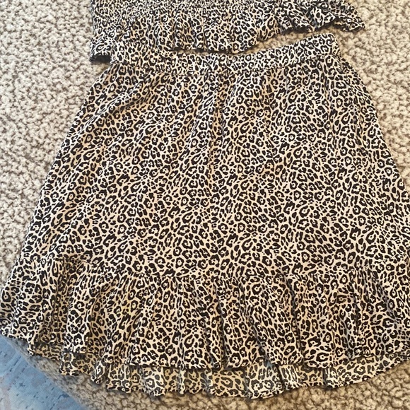 American eagle black and white cheetah two piece set. Top is S and skirt is XS. - Picture 2 of 3